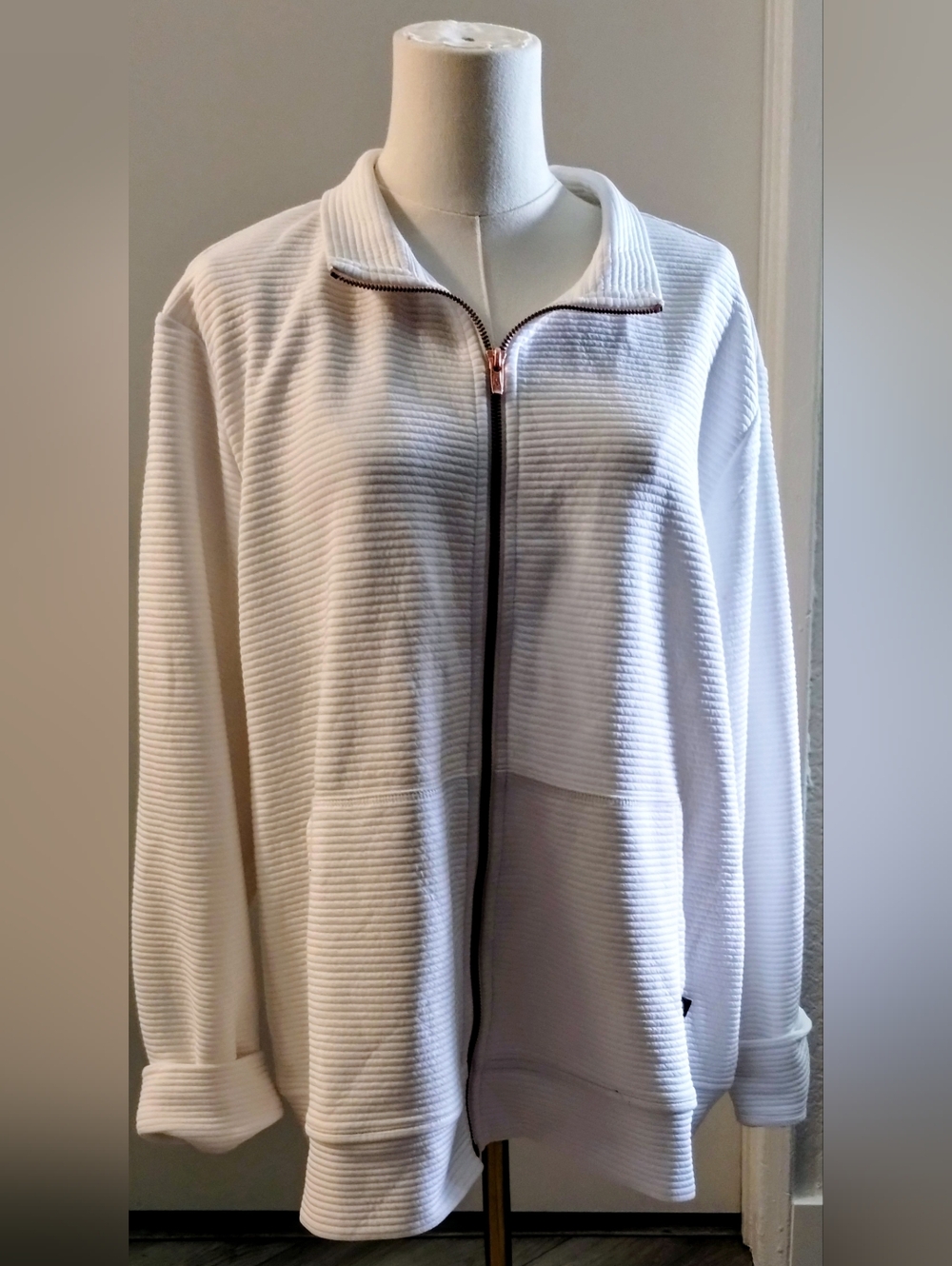 Sketchers White Ribbed Zip-Up Jacket